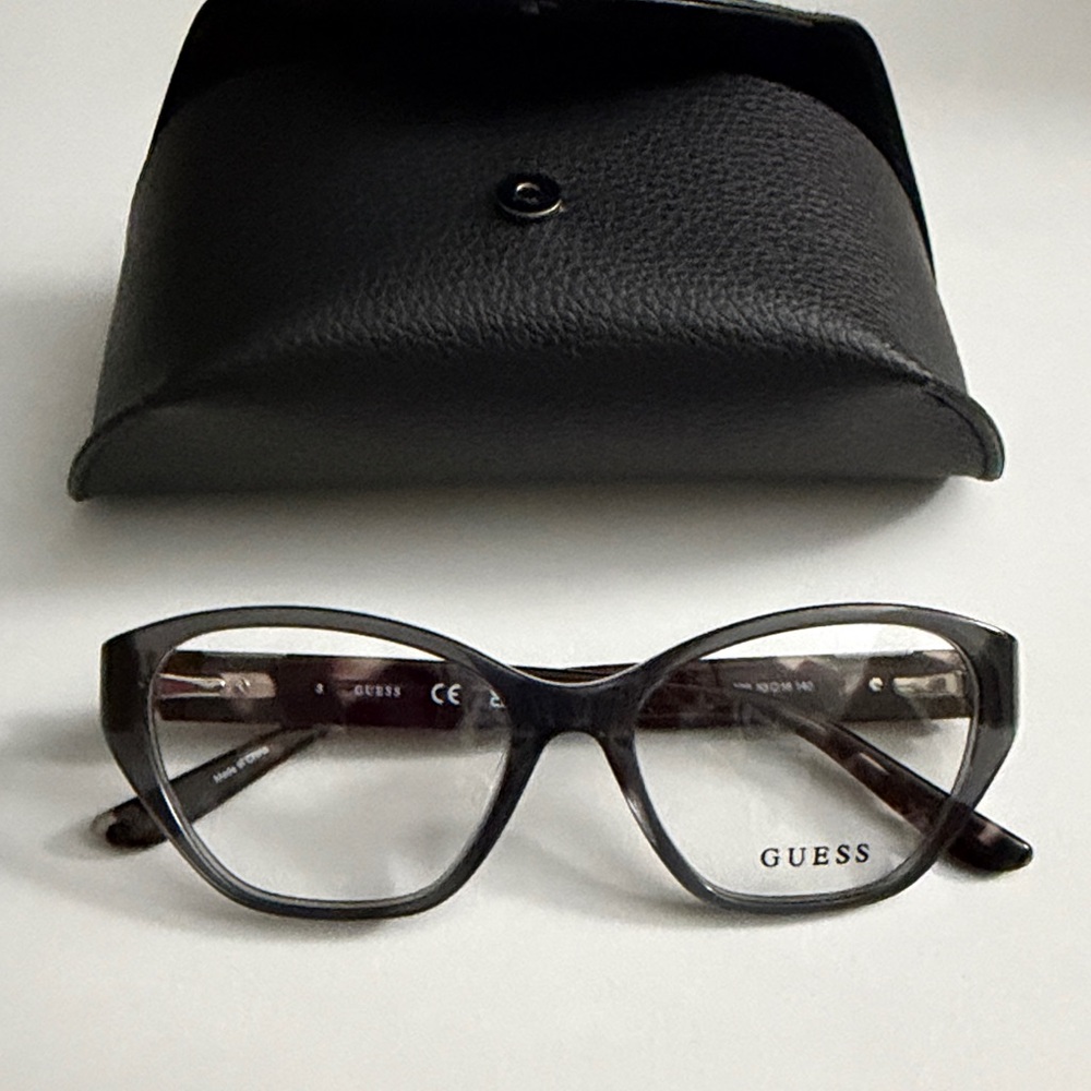 Guess RX glasses - Picture 2 of 4